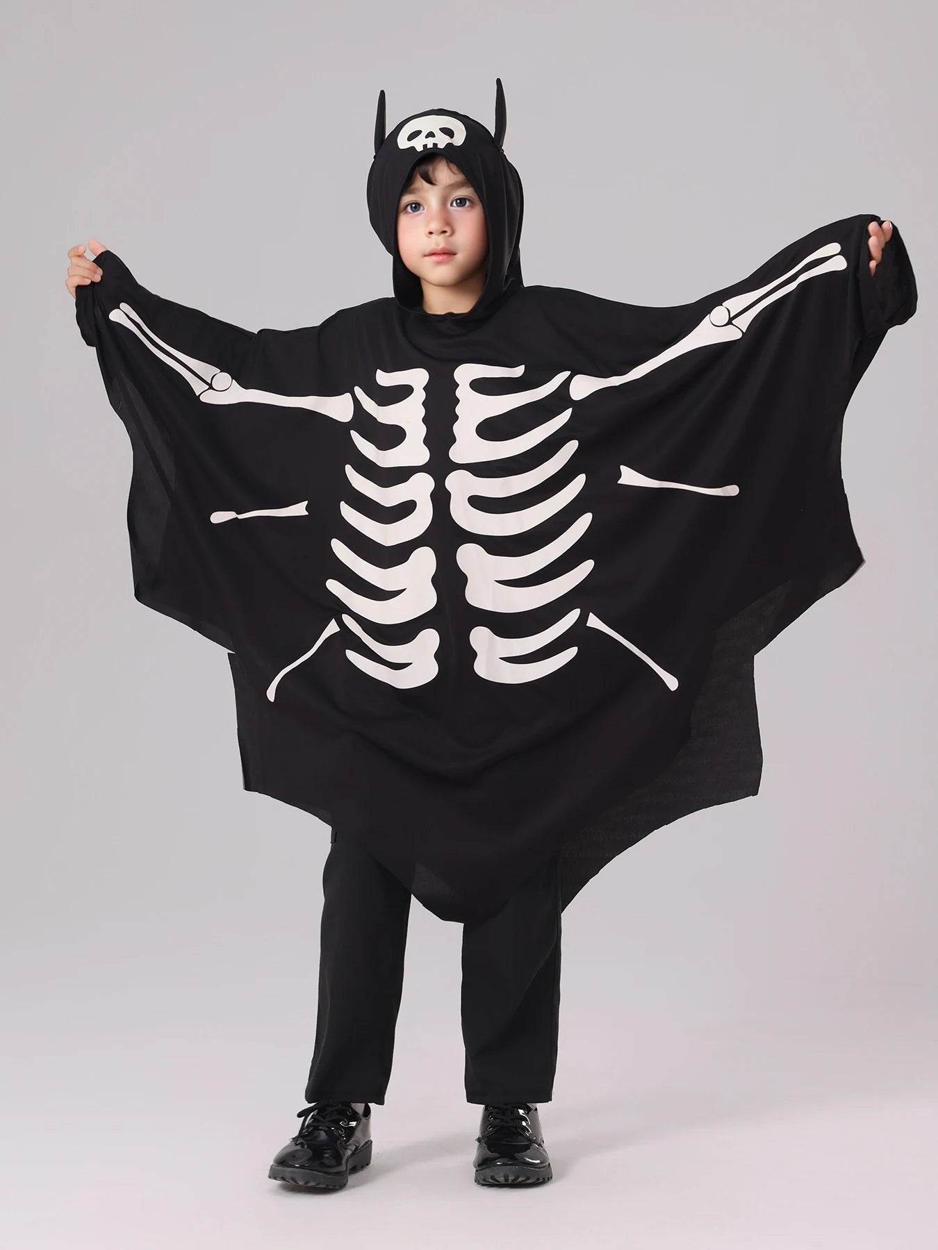 Glow In The Dark Kids Ghostly Bat Cape