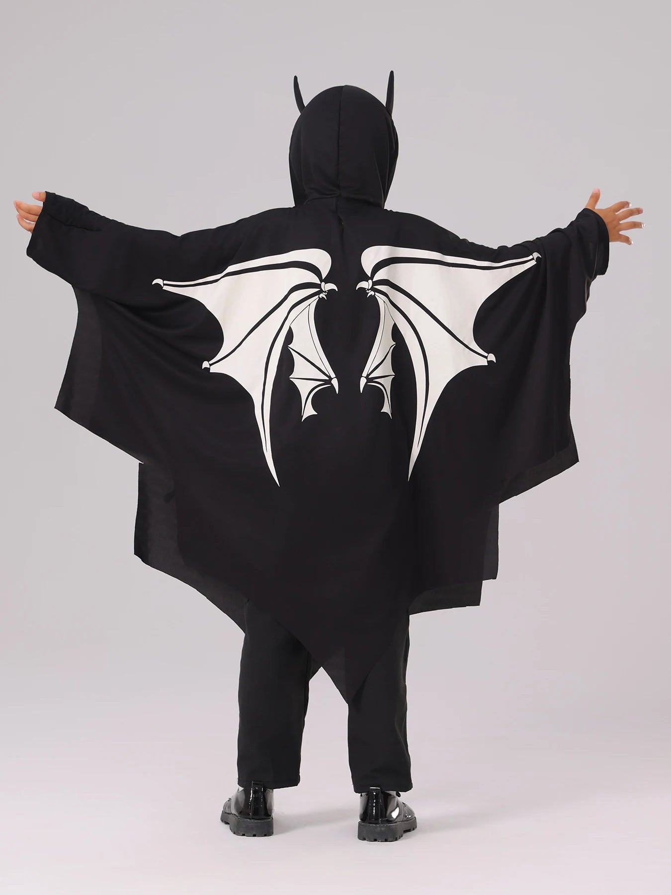 Glow In The Dark Kids Ghostly Bat Cape